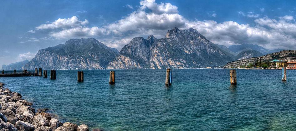 Fiori Sull'Acqua Apartments Peschiera del Garda Exterior foto